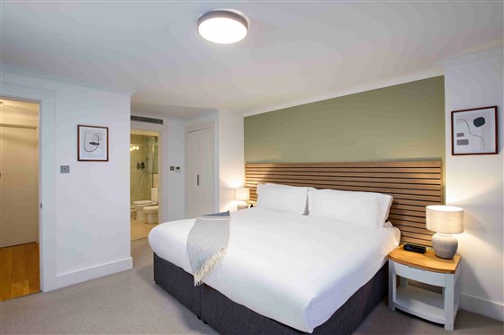 Monarch House - Deluxe 2 Bedroom - Master Bedroom