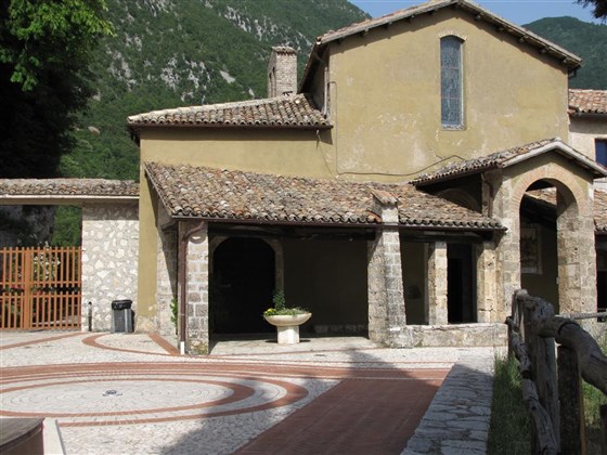 External (Source Wikipedia)
