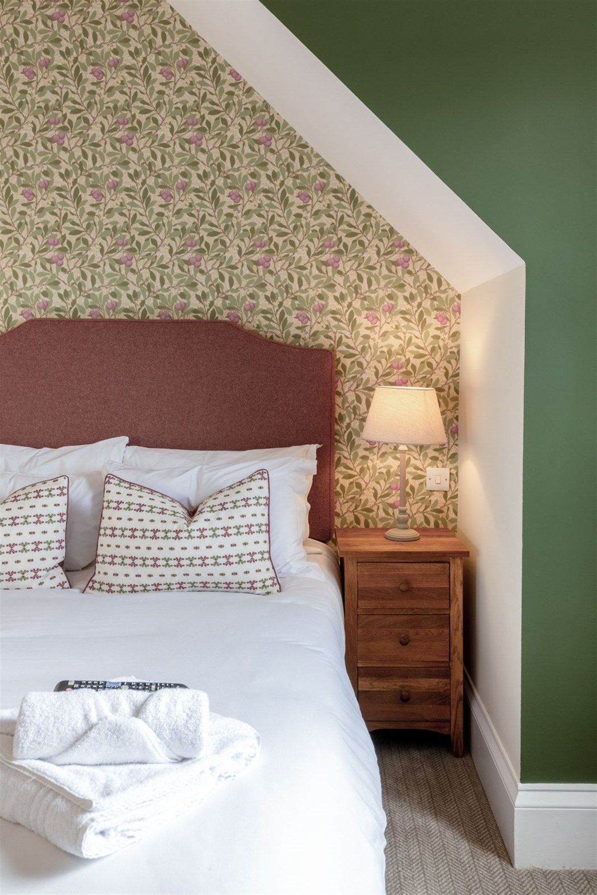 The Richard Onslow,  113 - 117 High St, Cranleigh Village, Surrey, GU6 8AU