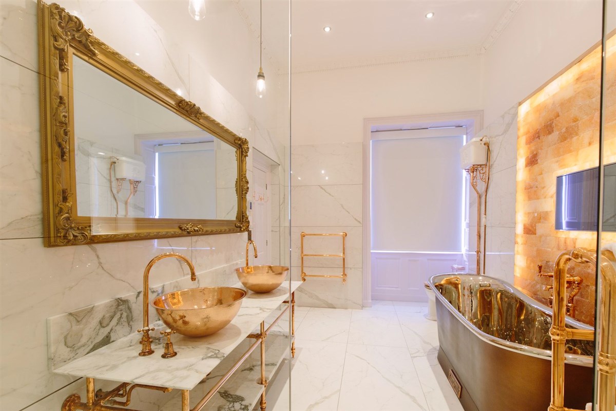 Room 5 bathroom