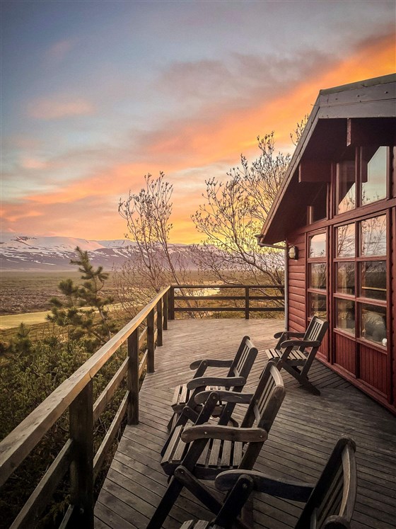 Beat Laxa Arbot lodge sunset