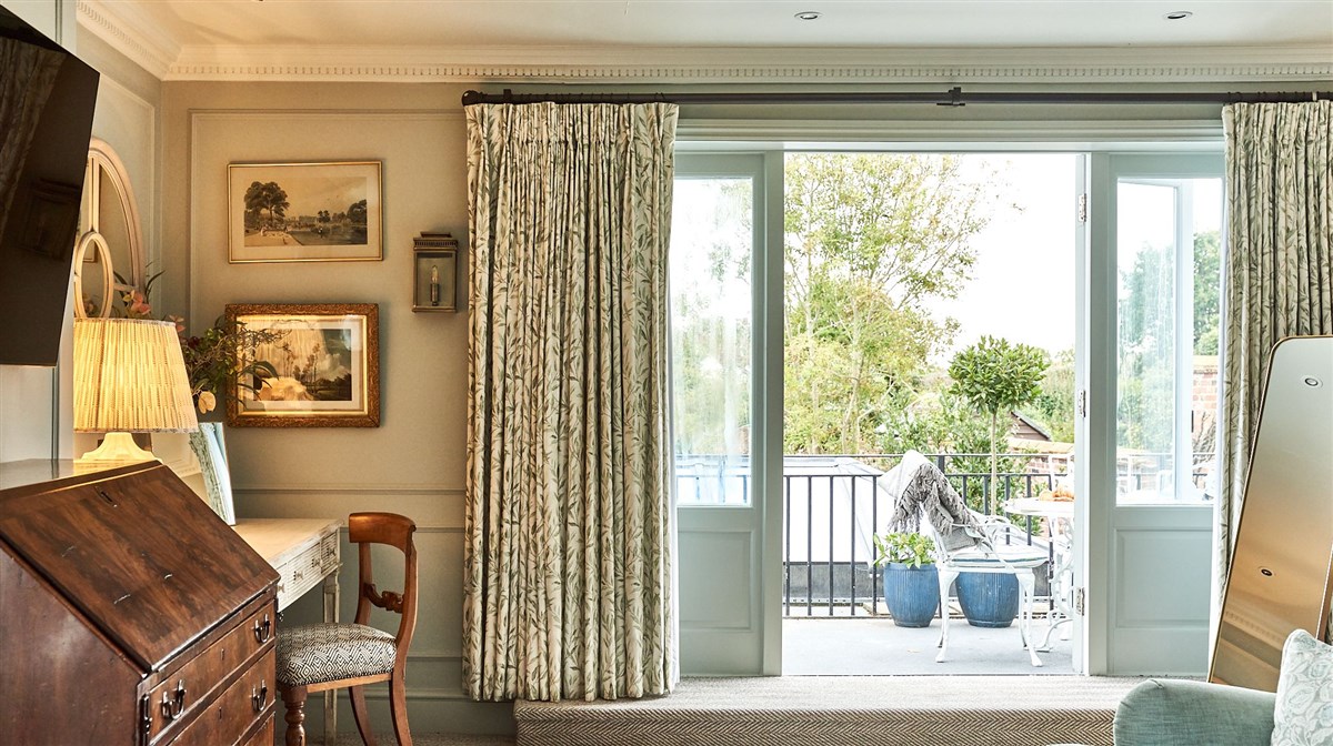 Luxury Balcony Suite