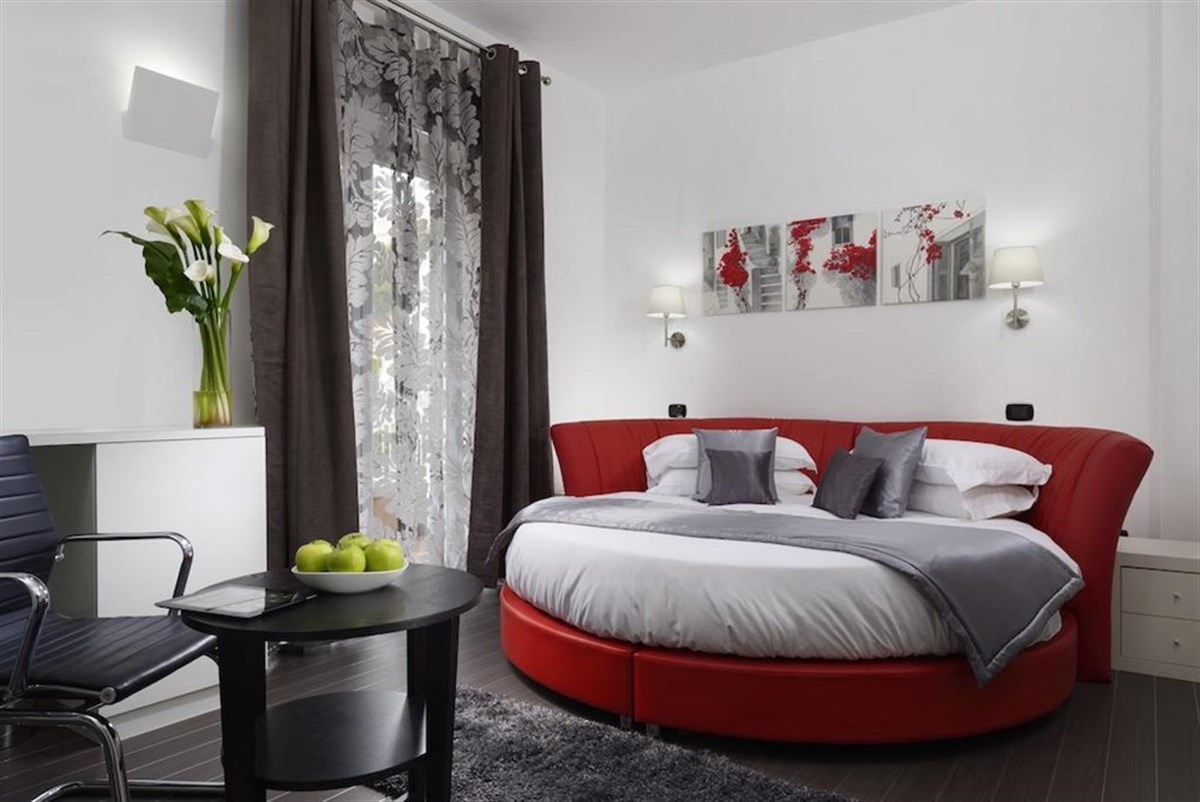 Honeymoon Suite