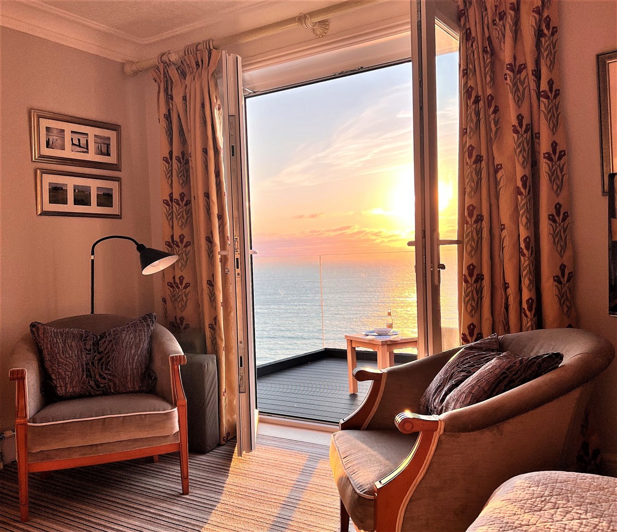 Lookout Suite