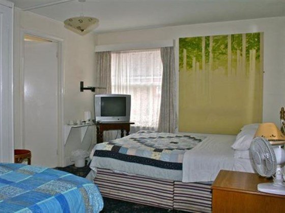 The Bent Arms, Lindfield