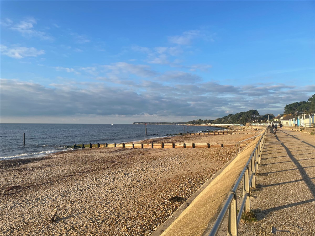 Great access to the promenade and Beach Hut cafe