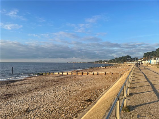 Great access to the promenade and Beach Hut cafe