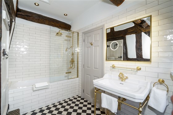 Carden bedroom bathroom