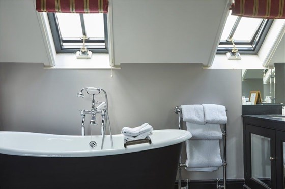 Guest bathroom, The Kingham Plough