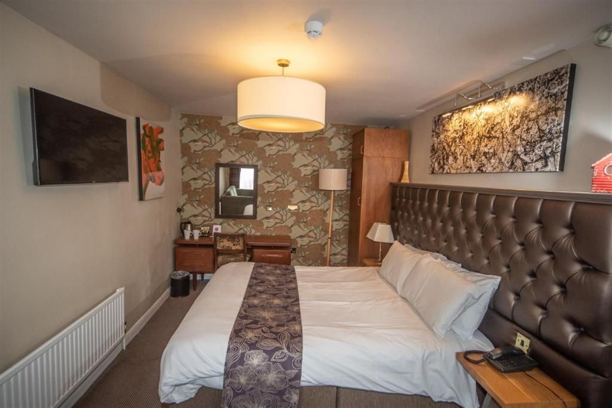 Cock Hotel 