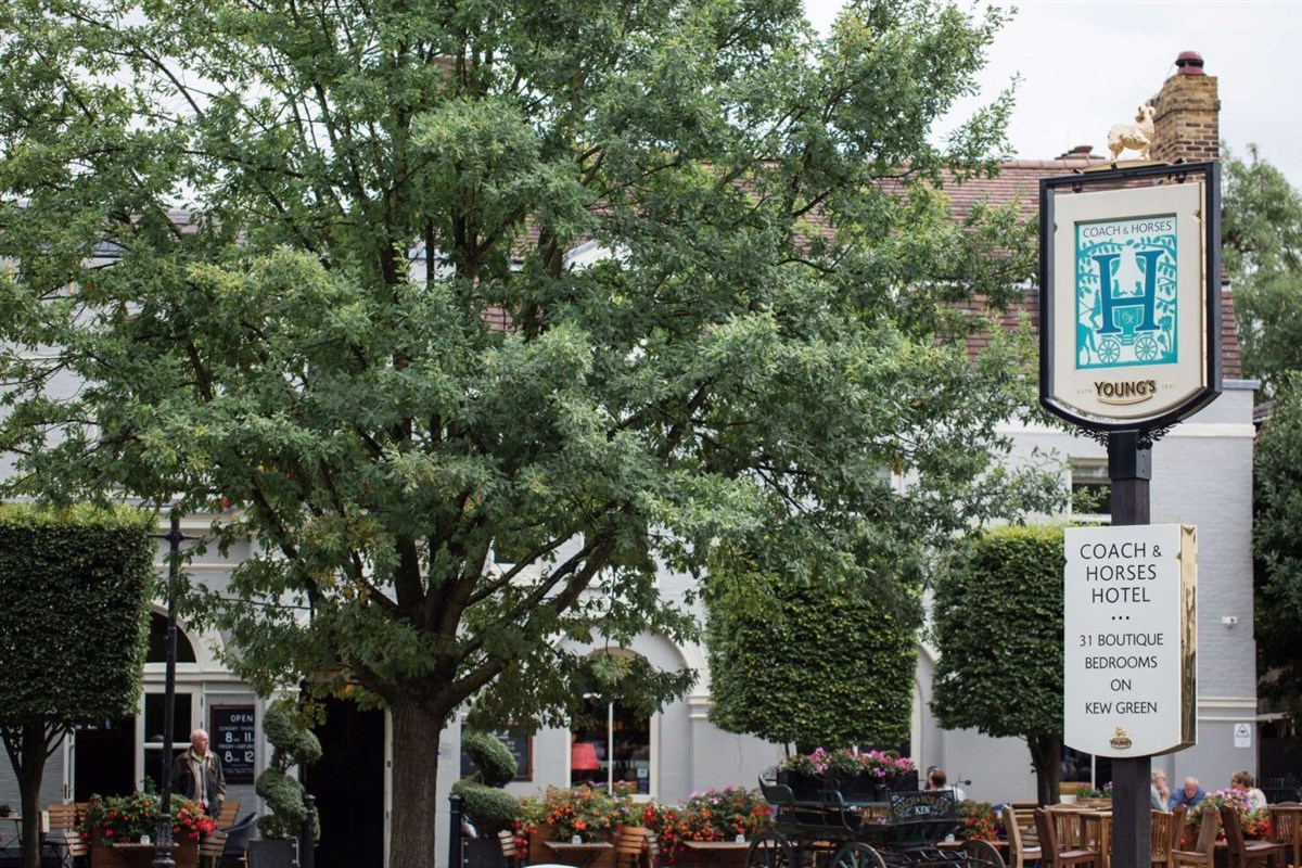 Coach & Horses