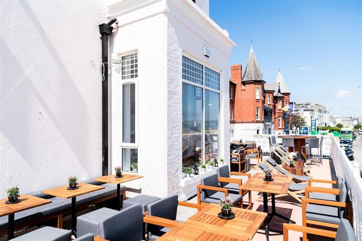  O Strand Hotel, antiga casa de Oscar Wilde O Strand Hotel, antiga casa de Oscar Wilde