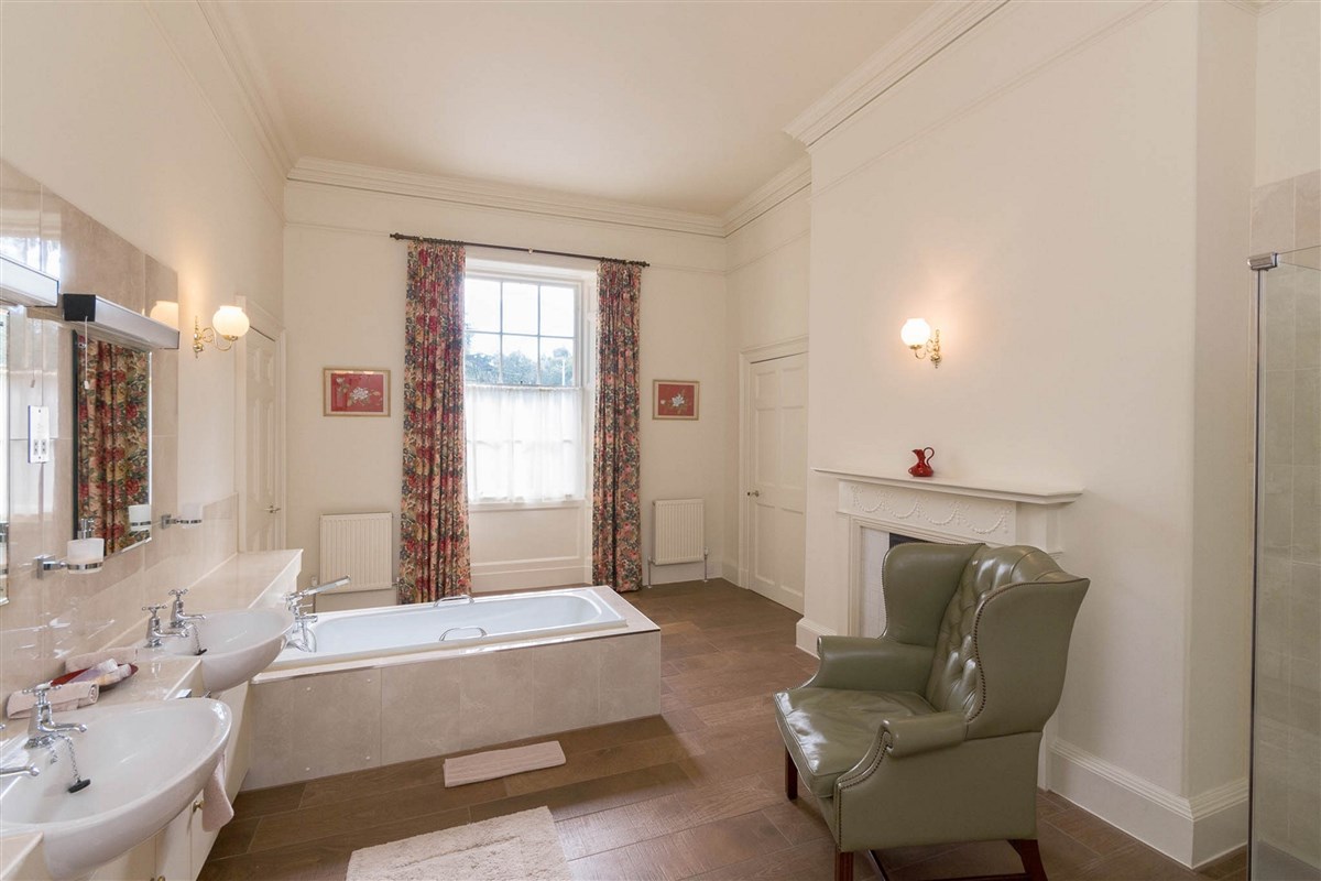 Luxury Mansion Bathroom