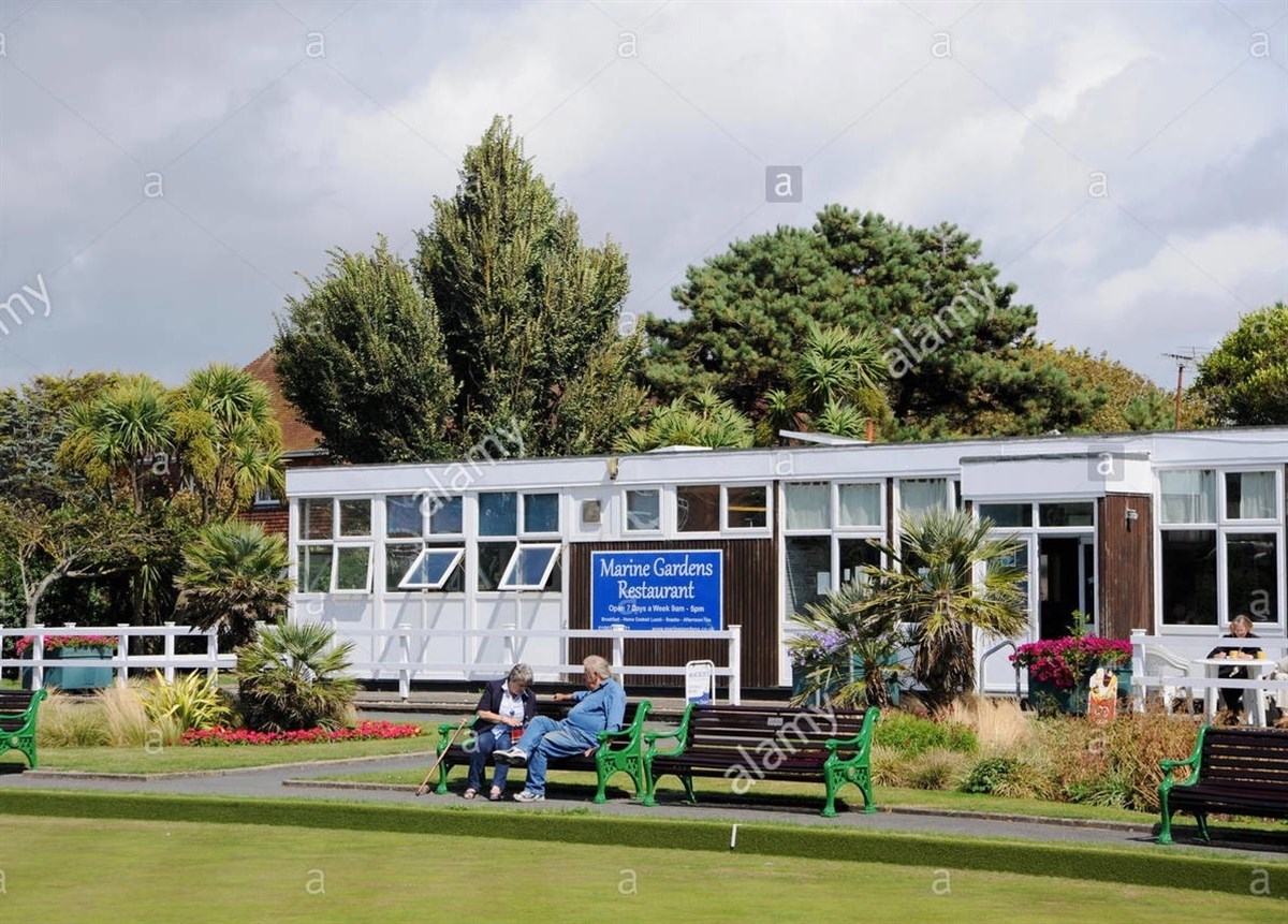 Marine Gardens cafe and toilets 