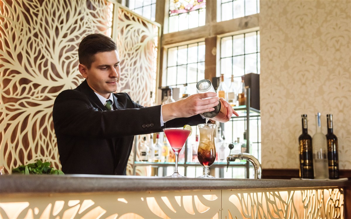 Cocktail Bar & Lounge