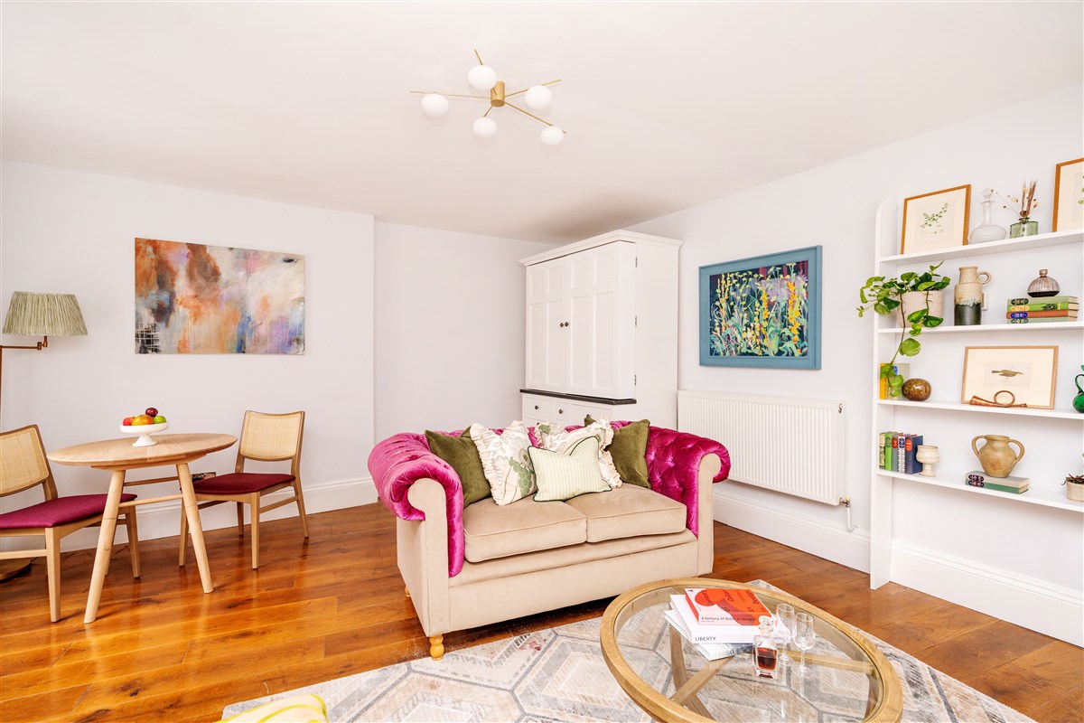 Suite living room