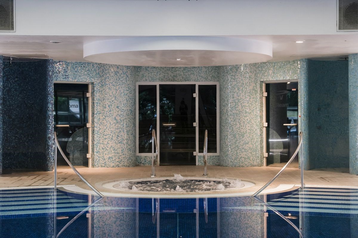 Jacuzzi, aromaterapia, sauna y baño de vapor 