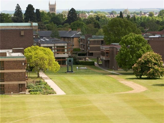 丘吉尔学院外观