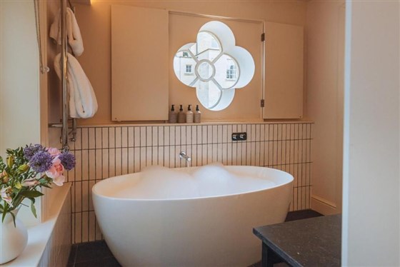 No.15 Bath