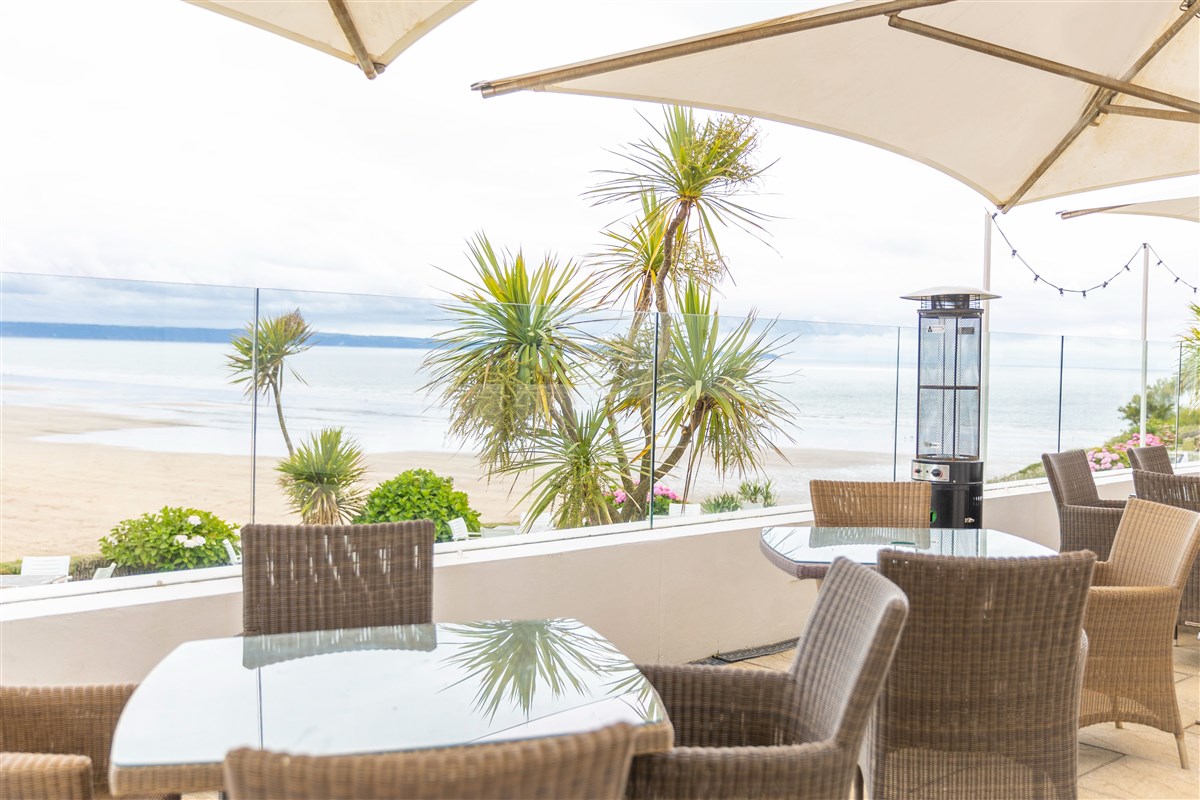 Outdoor Terrace 
