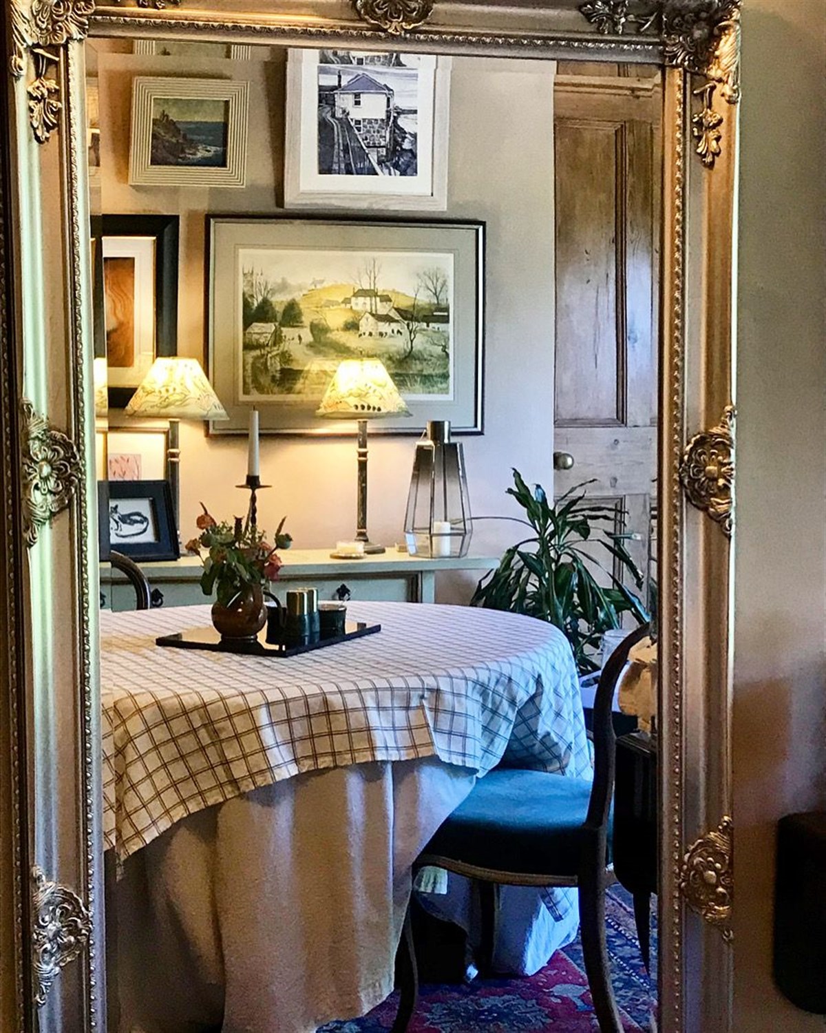The Blue bedroom's breakfast room