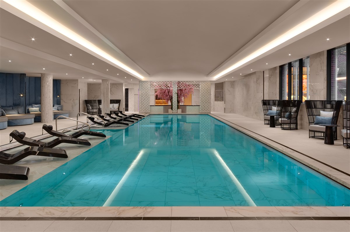 Fairmont Spa & Wellness Indoor Pool