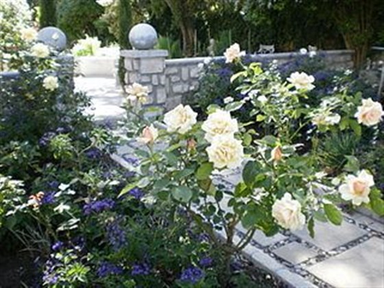 Entrada para o jardim de ervas