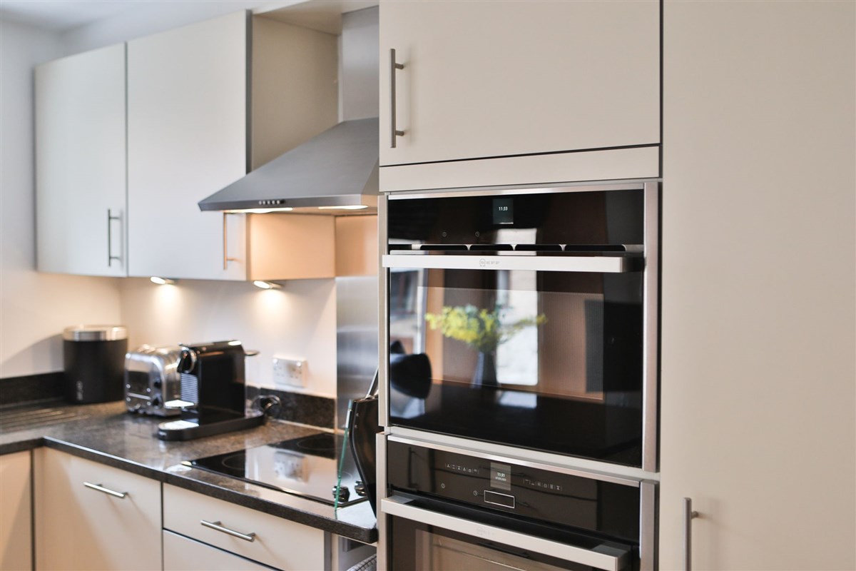 "I cannot recommend The Tidmarsh highly enough. It is spacious, clean, very up to date, perfectly located, safe - plus the price was very good- especially for what you get - a perfect place in Oxford." TFN USA