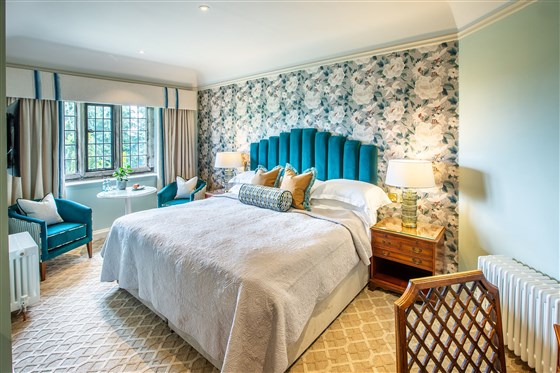 Manor House Deluxe