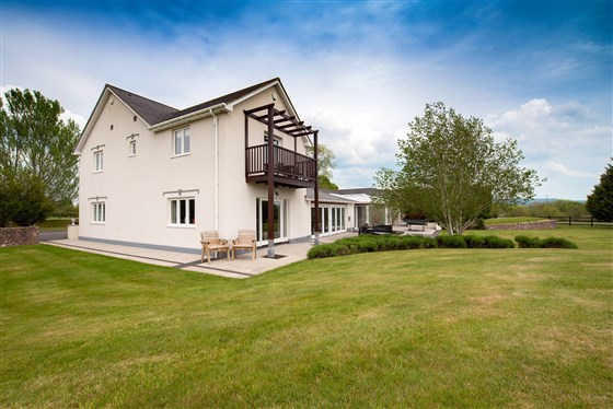 Set in private grounds admist the beautiful Devon countryside