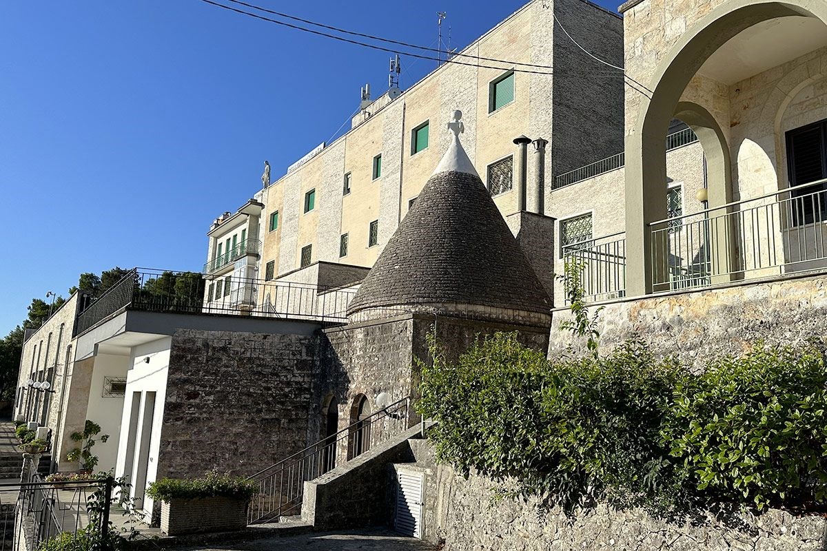 Esterna