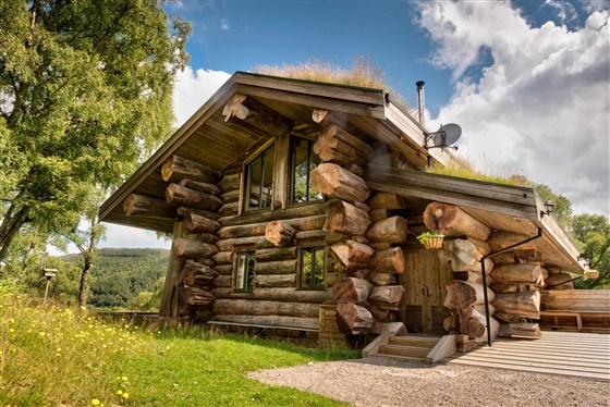Certhia cabin exterior