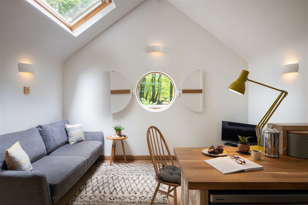 Birdhouse lounge