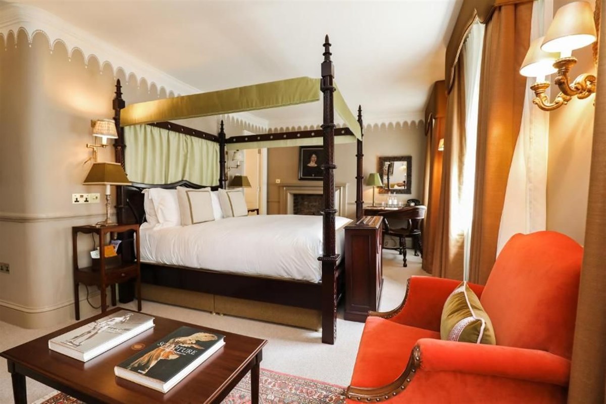 Henry's Townhouse