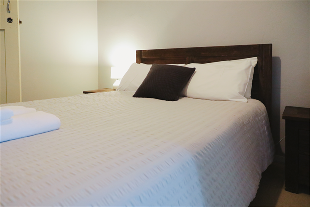 Chambre Lit Queen-Size 2