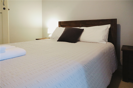 Chambre Lit Queen-Size 2