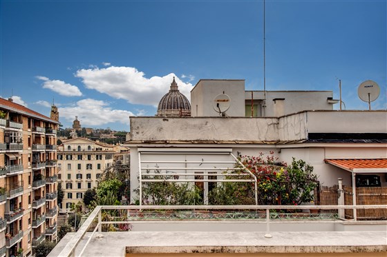 Terrasse mit Blick auf St. Peter