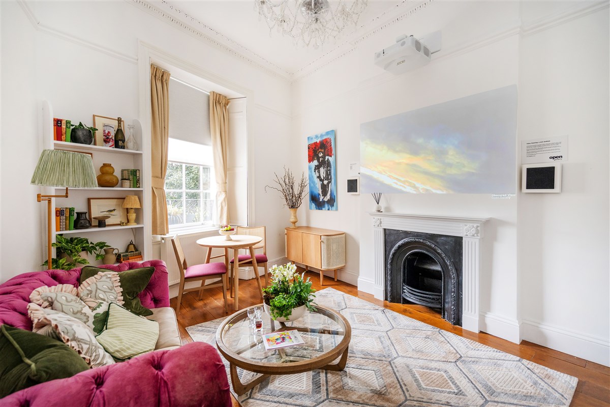 Suite living room
