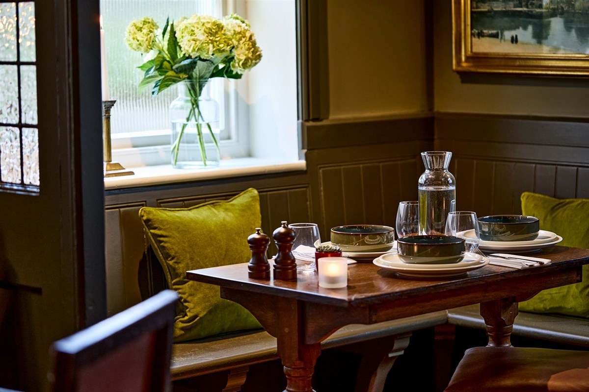 The Black Horse Bar
