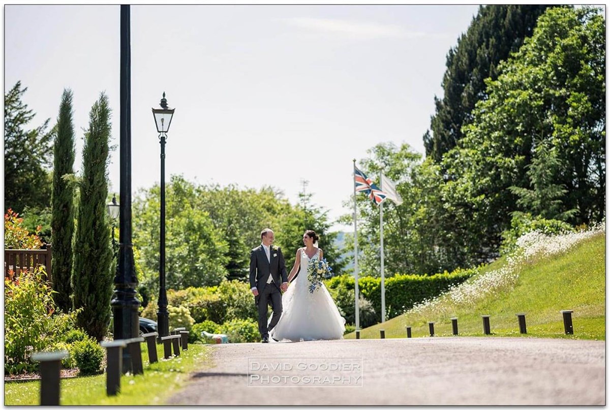Sweeping Driveway | Broadoaks Country House Lake District Wedding Venue