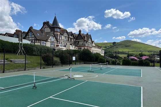 Beachside tennis and pickleball courts