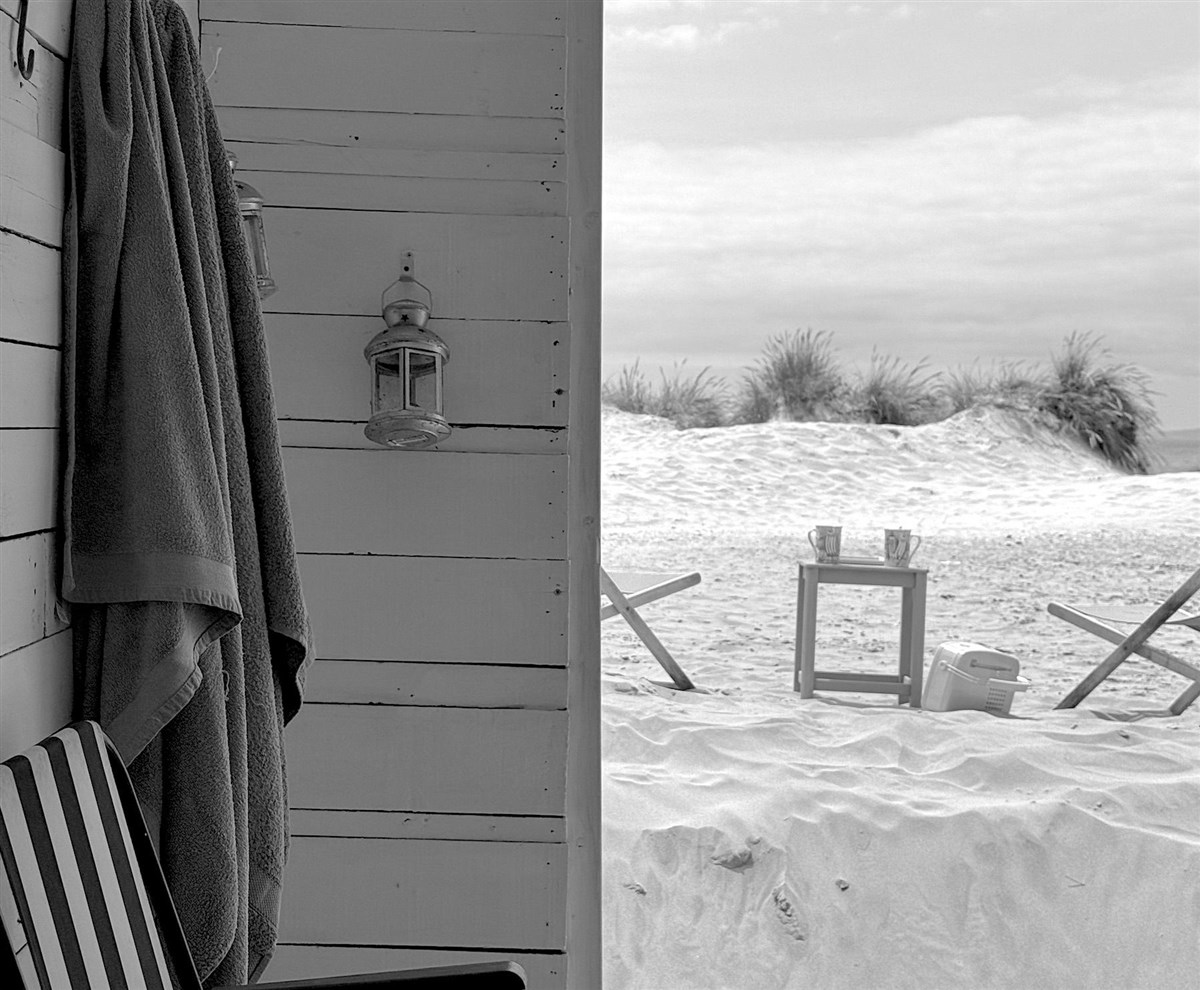 B&W beach view