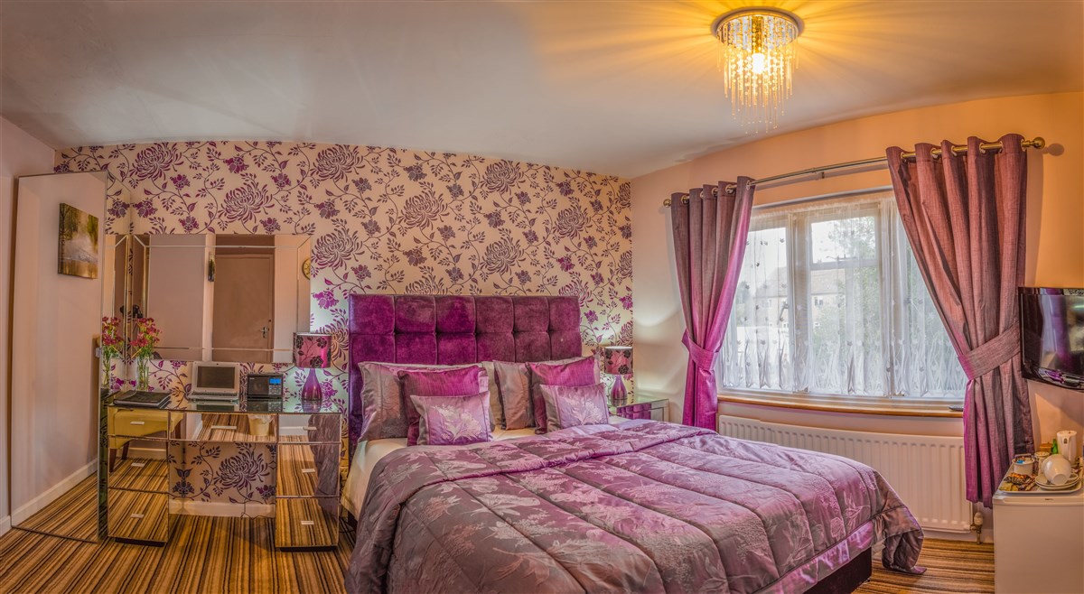 Holly House Bourton Room