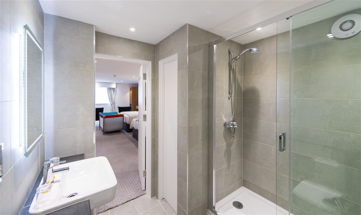 Taw Suite Bathroom
