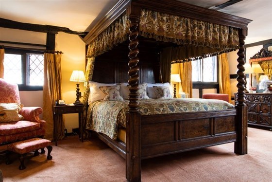 Queens Suite at The Spread Eagle