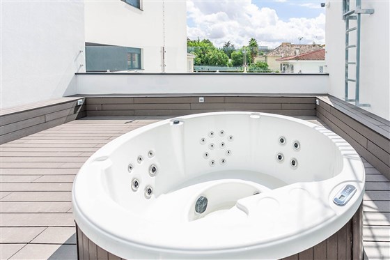 Jacuzzi