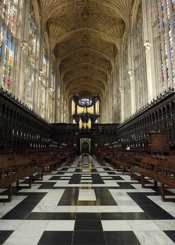 La Cappella guardando ad ovest dall'altare