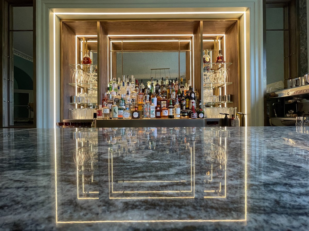 Octagon Bar