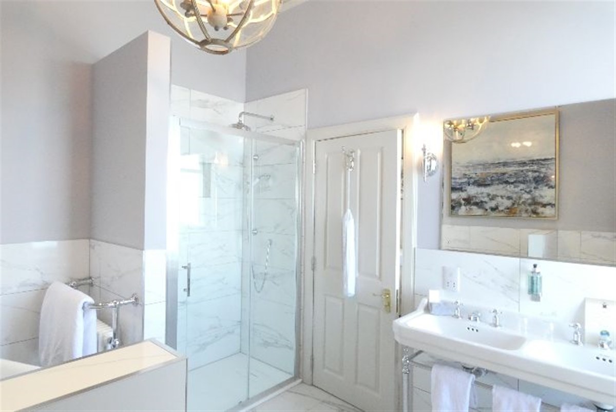 Dungallan Suite en-suite
