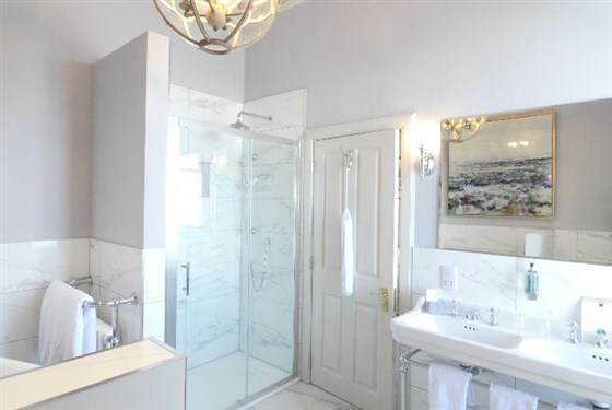 Dungallan Suite en-suite